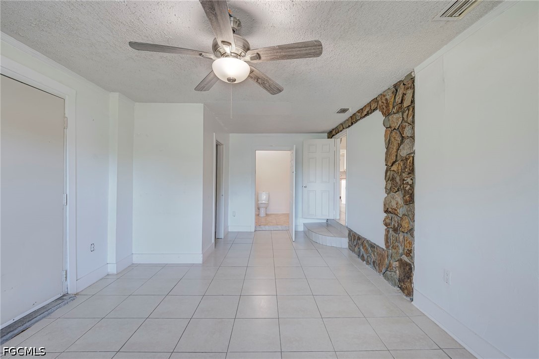 3 Bed SingleFamilyResidence for Sale in Travis Subd, photo 10