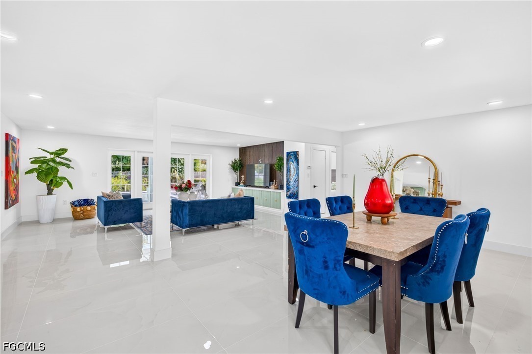 4 Bed Pool Home for Sale in Valencia Terrace, photo 10