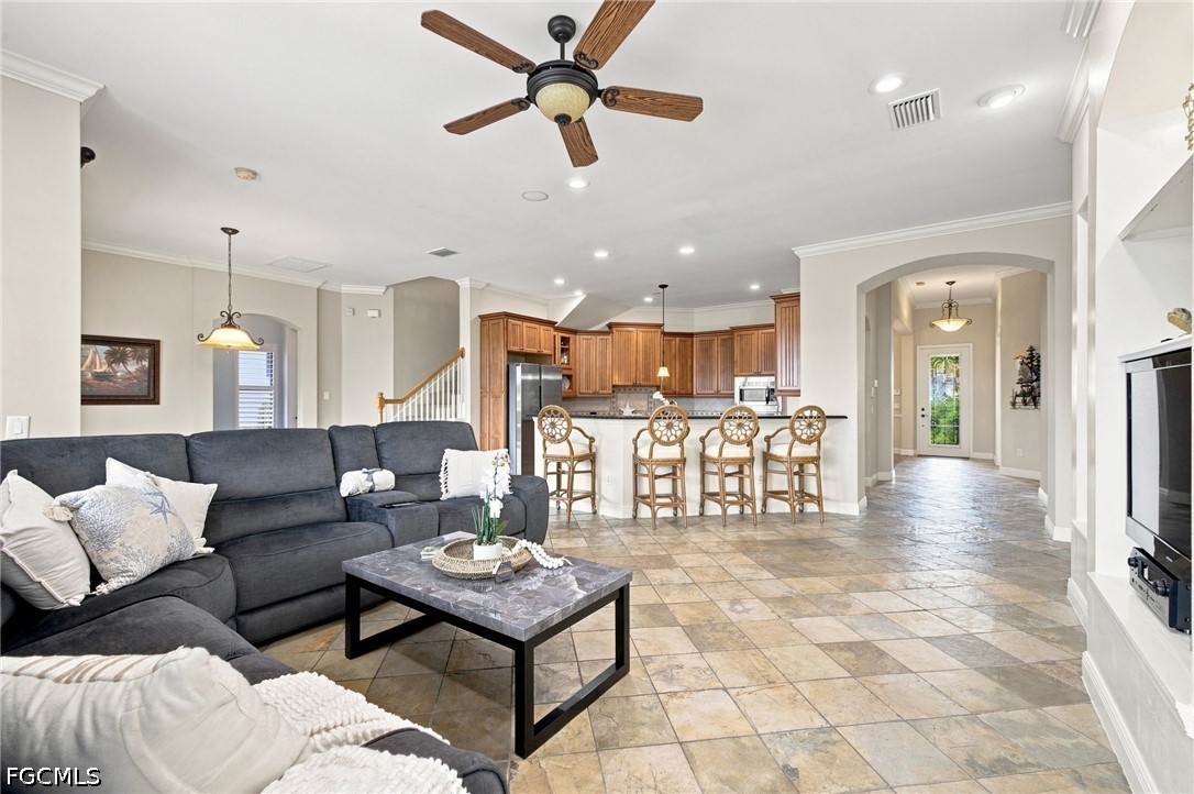 3 Bed Pool Home for Sale in Country Club, photo 10