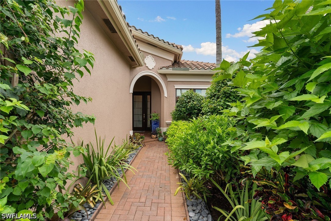3 Bed Pool Home for Sale in Marbella Isles, photo 10