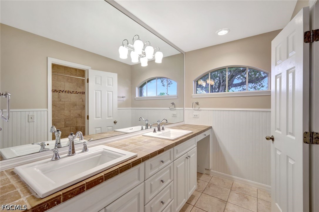 3 Bed SingleFamilyResidence for Sale in San Carlos Park, photo 10