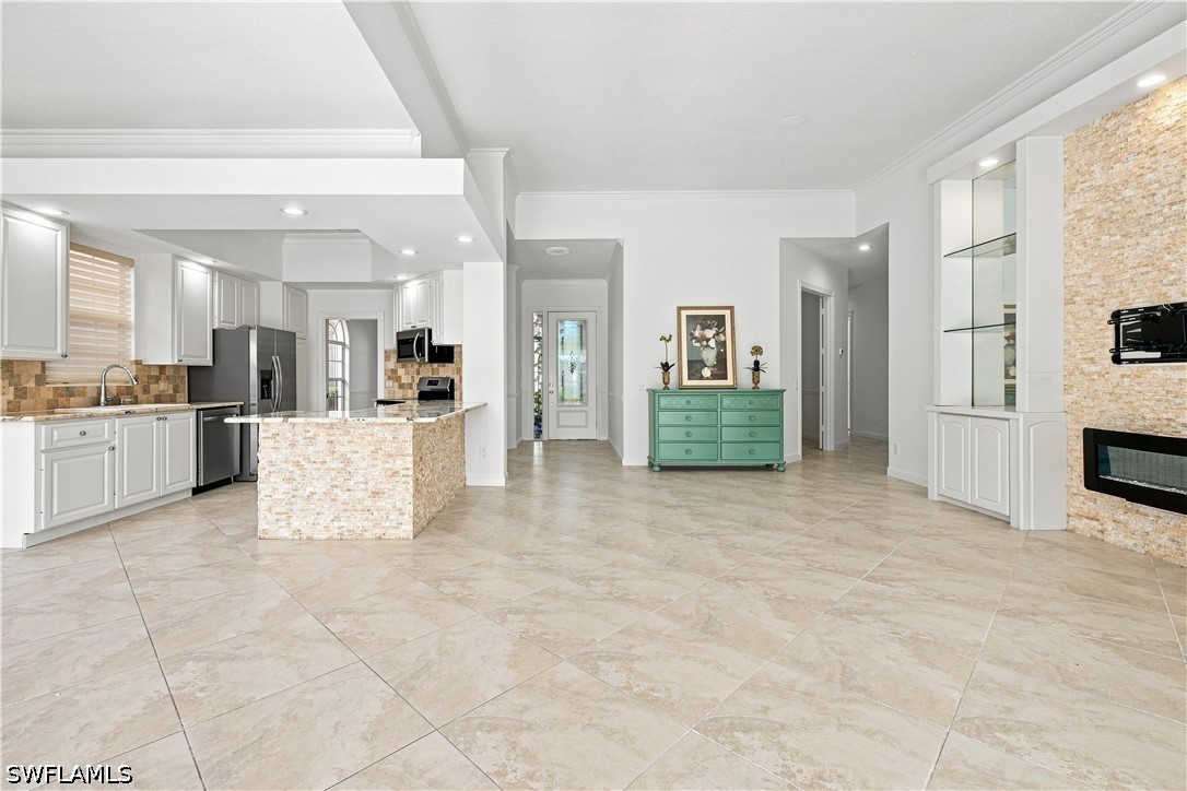 3 Bed Waterfront Home for Sale in Village Walk, photo 10