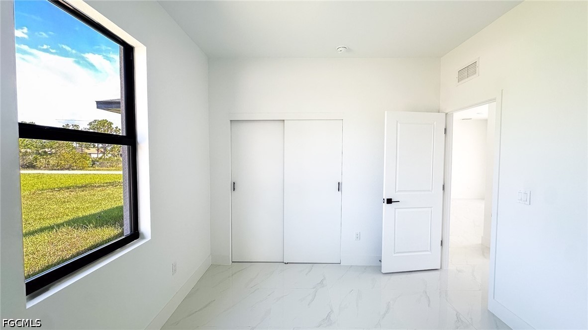 3 Bed SingleFamilyResidence for Sale in Lehigh Acres, photo 10