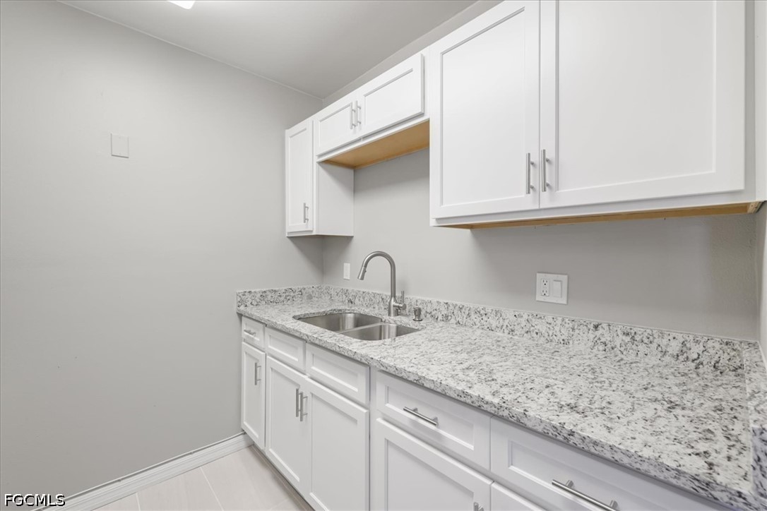 1 Bed Waterfront Home for Sale in Fort Myers, photo 10