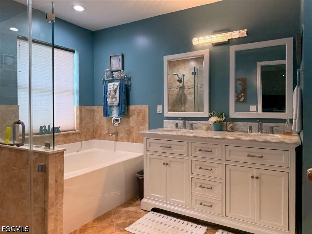 3 Bed Pool Home for Sale in Cape Coral, photo 10