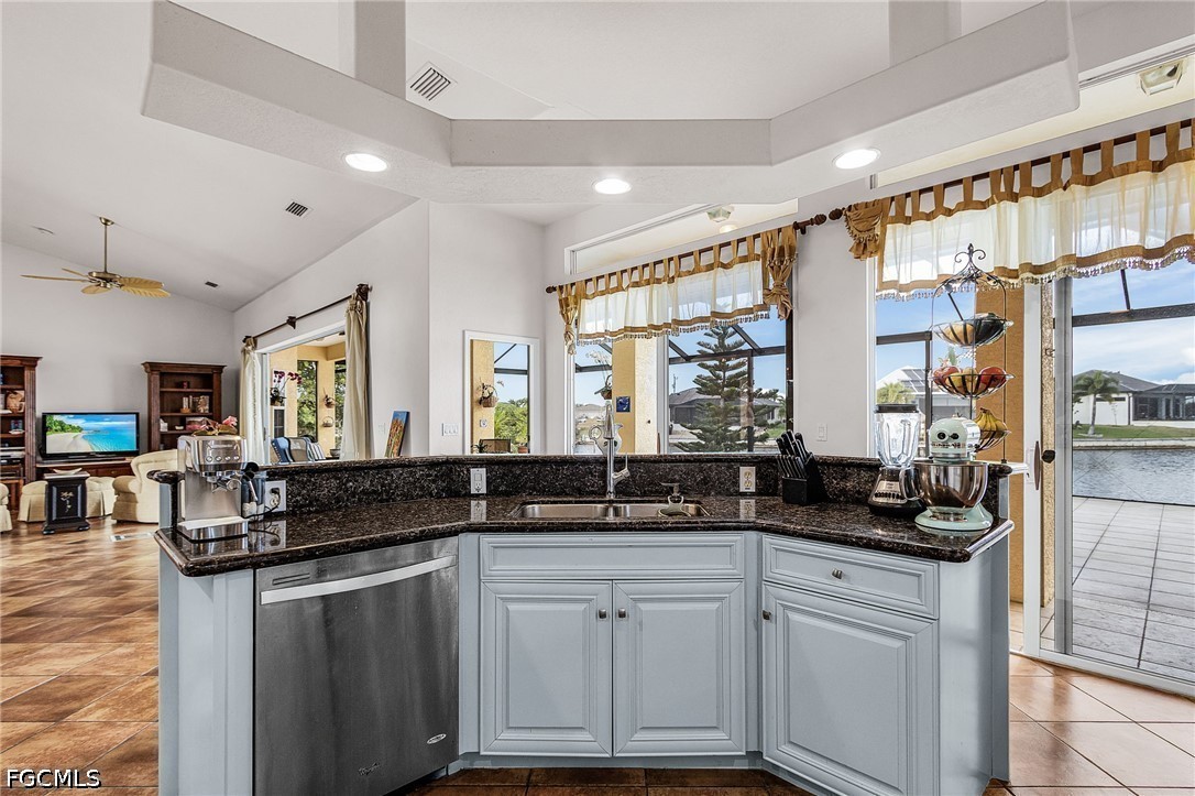 3 Bed Pool Home for Sale in Cape Coral, photo 10