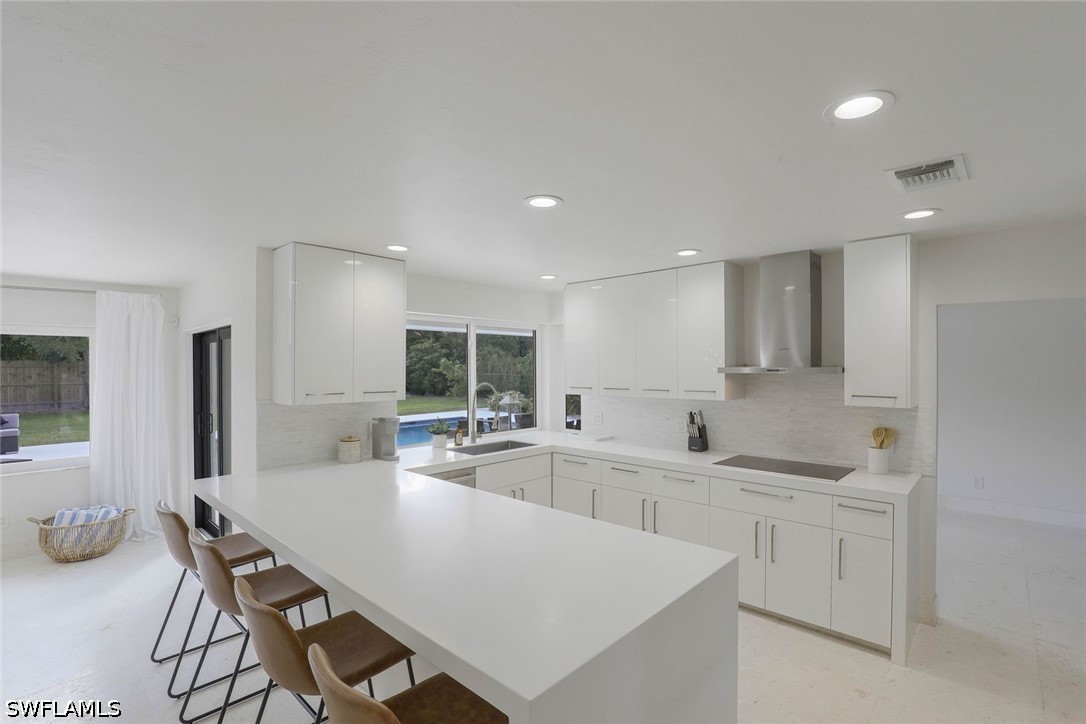 3 Bed Pool Home for Sale in Moorings, photo 10