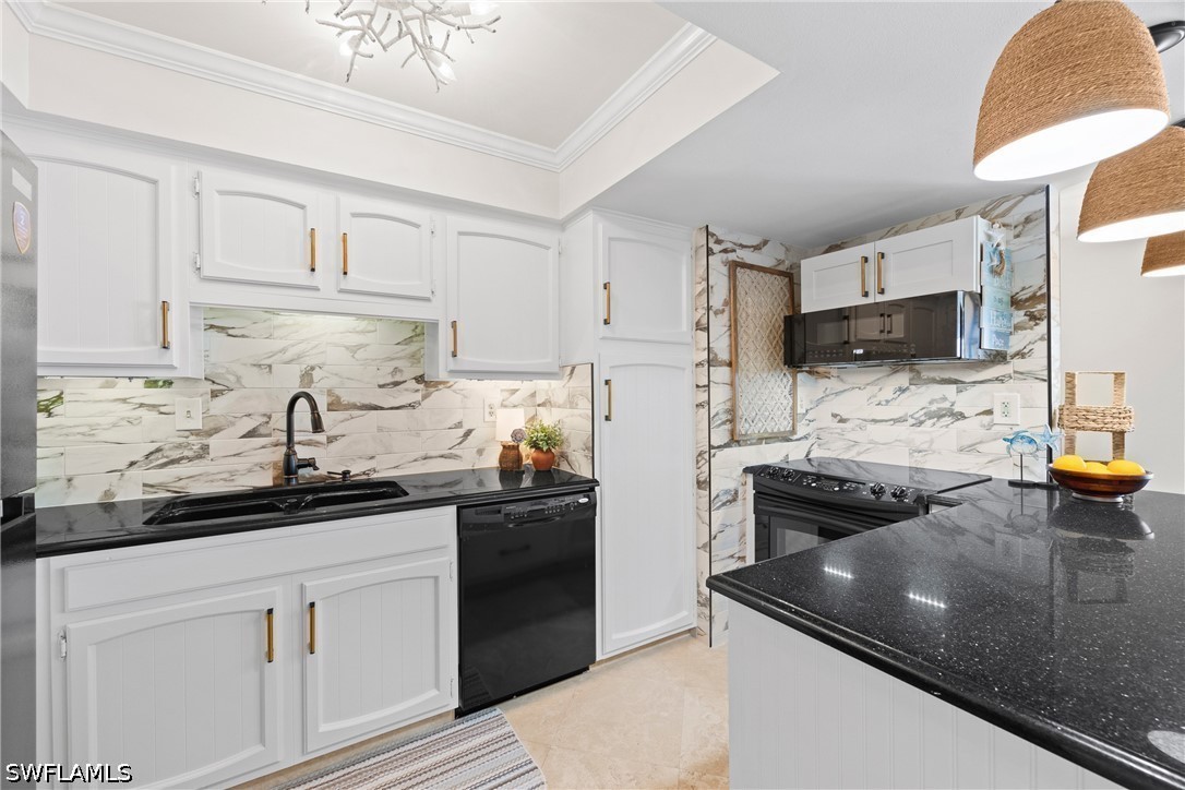 2 Bed Pool Home for Sale in Naples Continental, photo 10