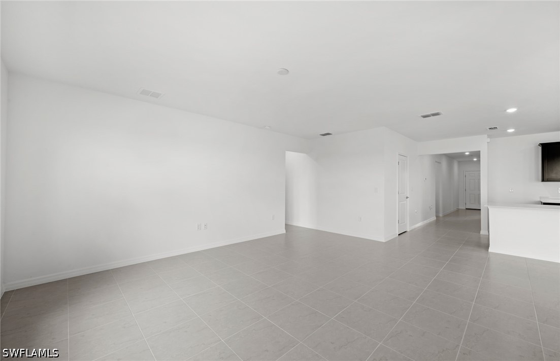 4 Bed SingleFamilyResidence for Sale in Whispering Lakes, photo 10