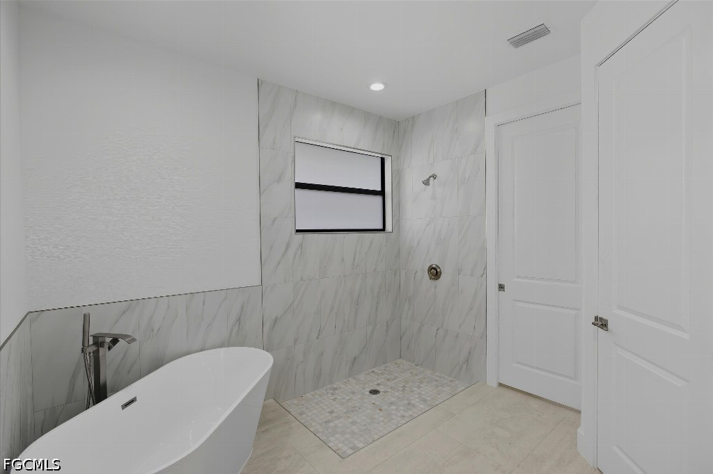 3 Bed SingleFamilyResidence for Sale in Cape Coral, photo 10