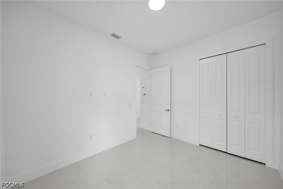 3 Bed SingleFamilyResidence for Sale in Lehigh Acres, photo 10