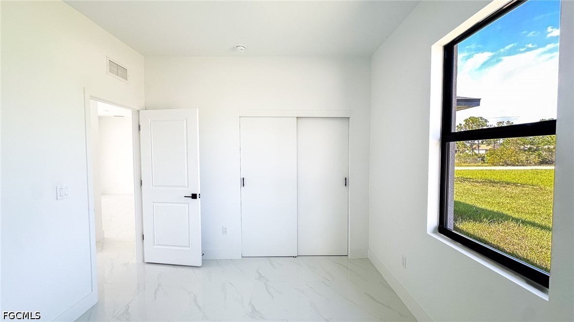 3 Bed SingleFamilyResidence for Sale in Lehigh Acres, photo 10