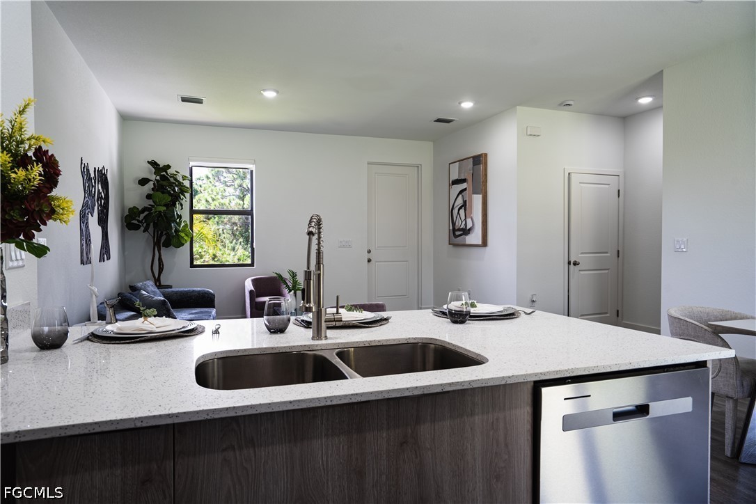 3 Bed SingleFamilyResidence for Sale in Port Labelle, photo 10