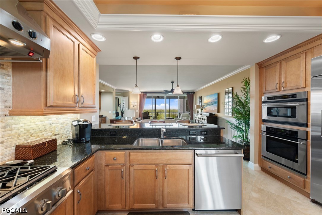 3 Bed Waterfront Home for Sale in Naples, photo 10