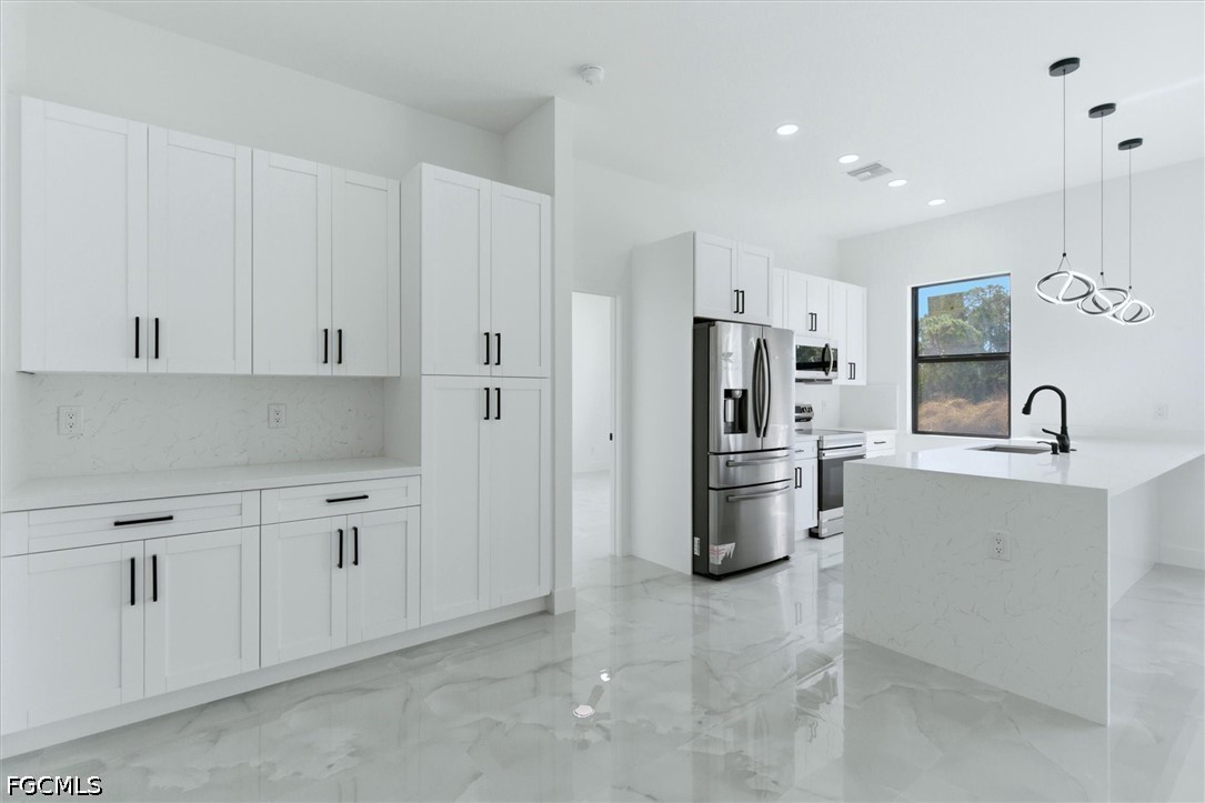 3 Bed SingleFamilyResidence for Sale in Lehigh Acres, photo 10