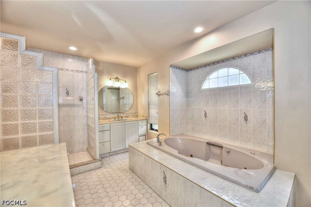 3 Bed Pool Home for Sale in Savona, photo 10