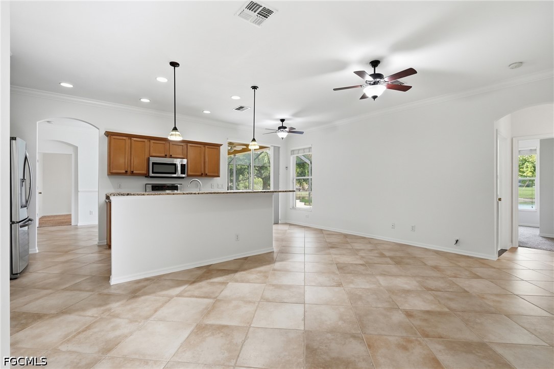 4 Bed Pool Home for Sale in Pinewood Lakes, photo 10