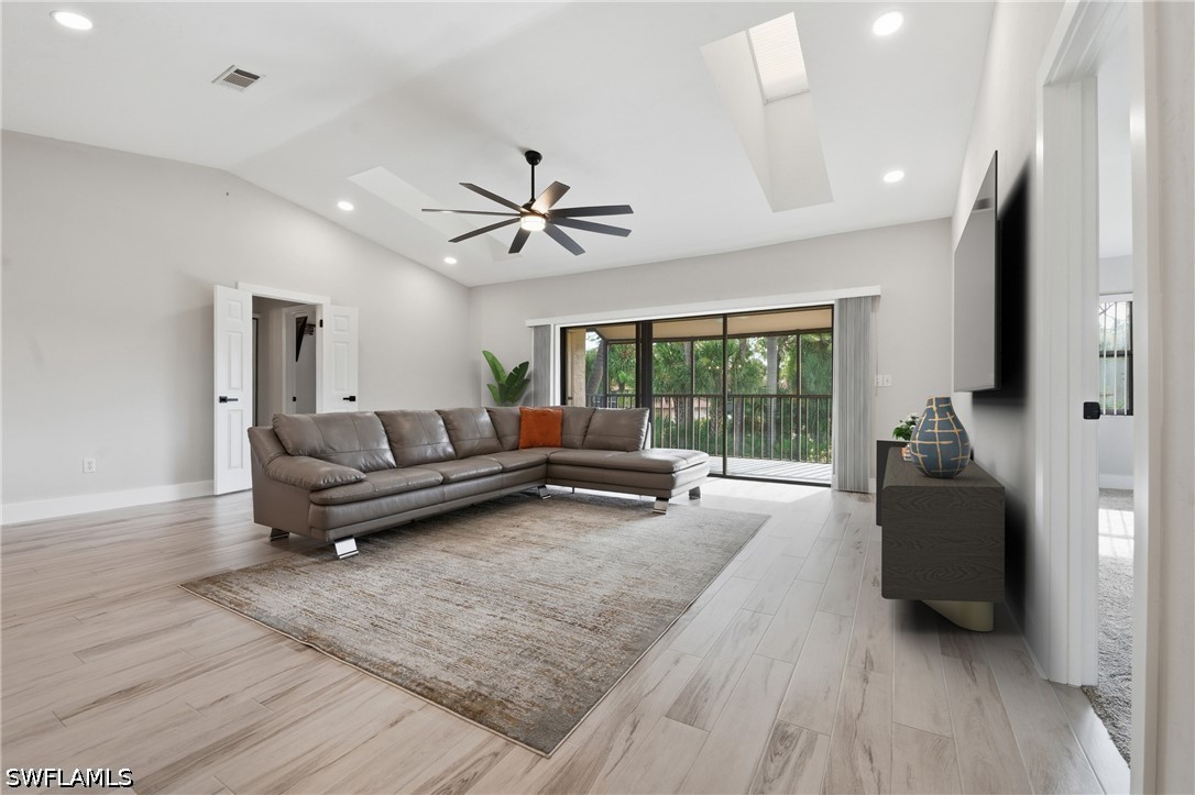 2 Bed Condominium for Sale in Coach House, photo 10