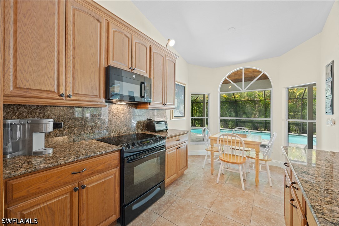 3 Bed Pool Home for Sale in Berkshire Lakes, photo 10