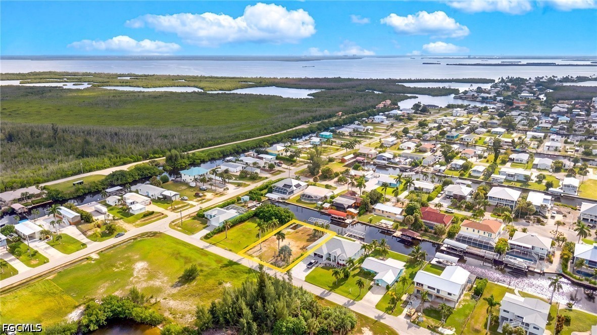 Waterfront Home for Sale in Gulfhaven, photo 10