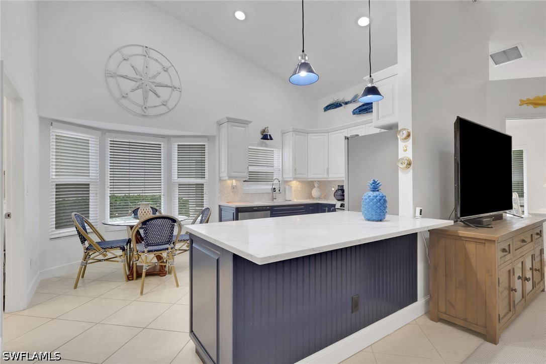 2 Bed SingleFamilyResidence for Sale in Naples, photo 10