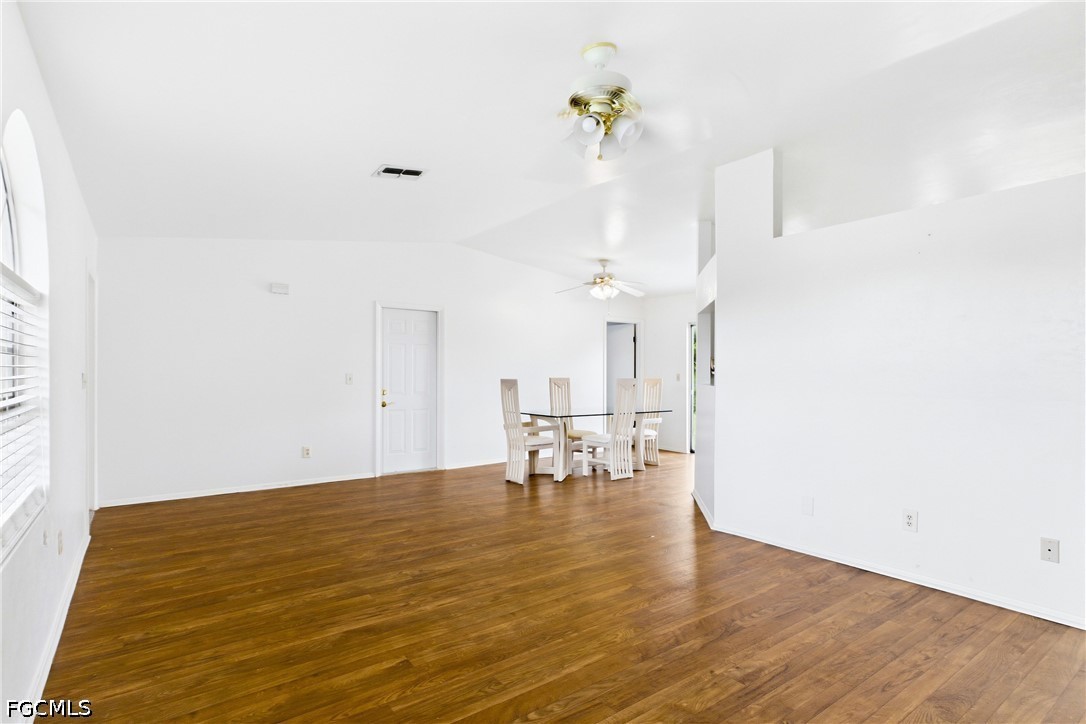 3 Bed SingleFamilyResidence for Sale in Cape Coral, photo 10