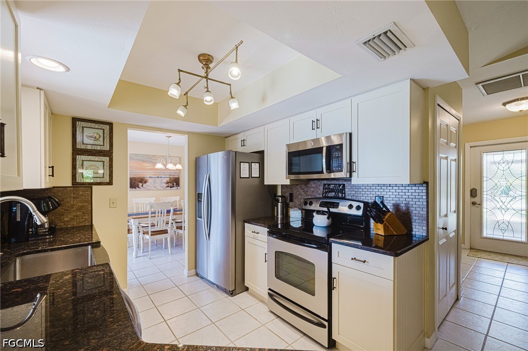 3 Bed Pool Home for Sale in Cape Coral, photo 10