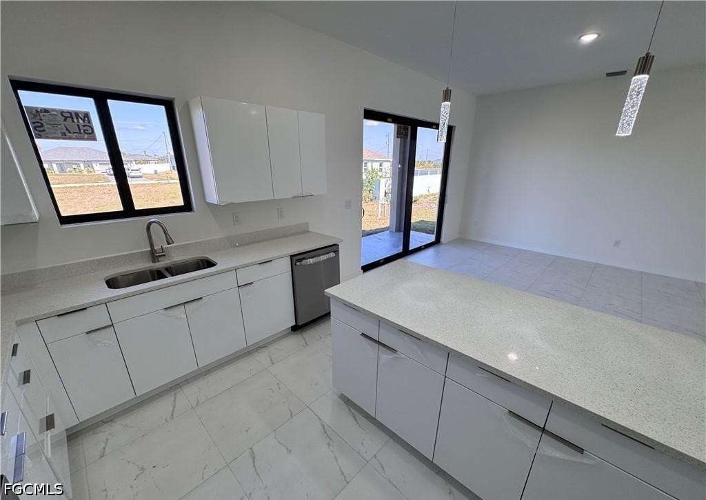 4 Bed SingleFamilyResidence for Sale in Cape Coral, photo 10