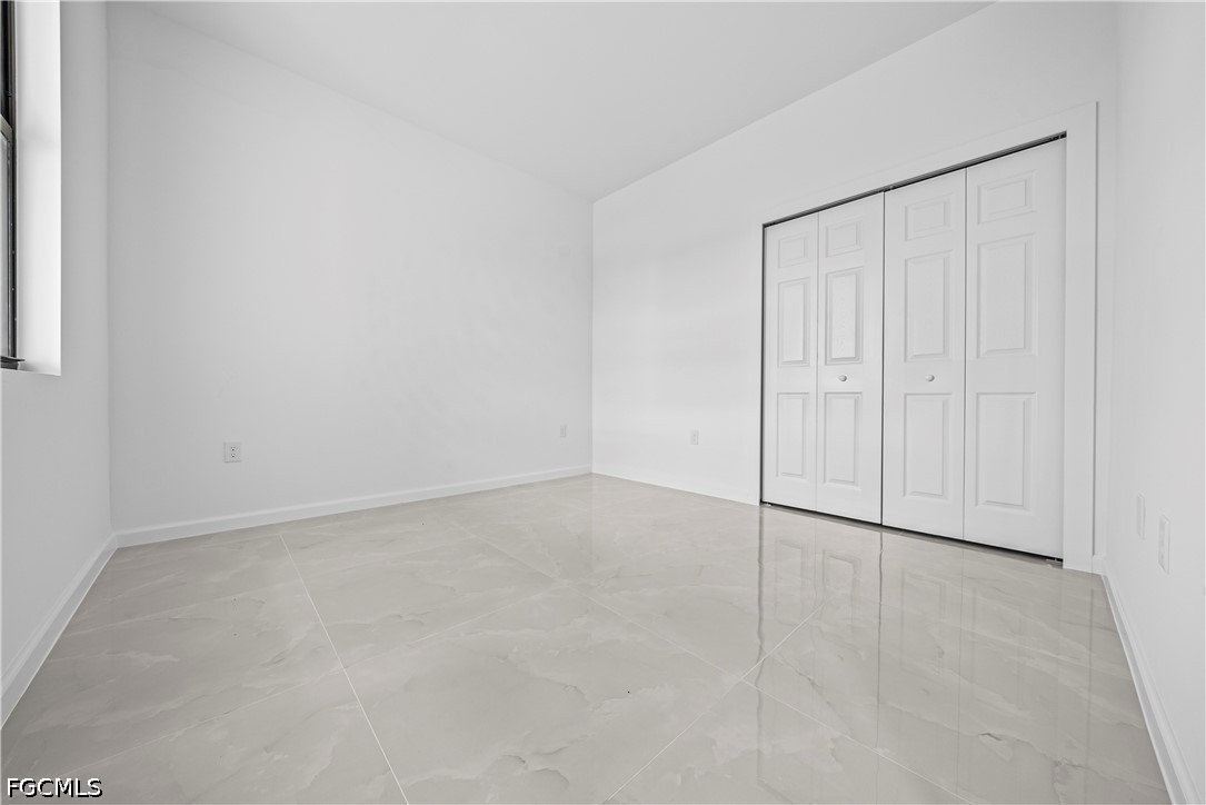 3 Bed SingleFamilyResidence for Sale in Lehigh Acres, photo 10