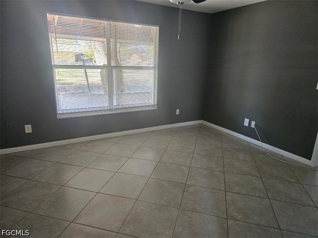 3 Bed SingleFamilyResidence for Sale in Cape Coral, photo 10