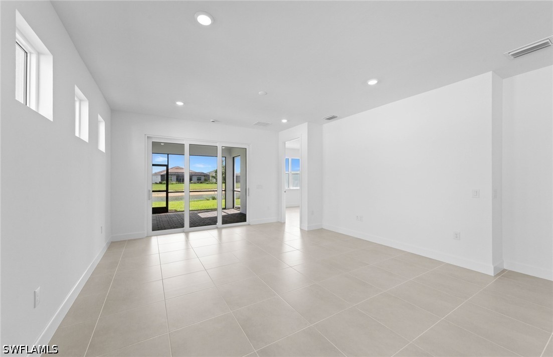 2 Bed SingleFamilyResidence for Sale in Alva, photo 10