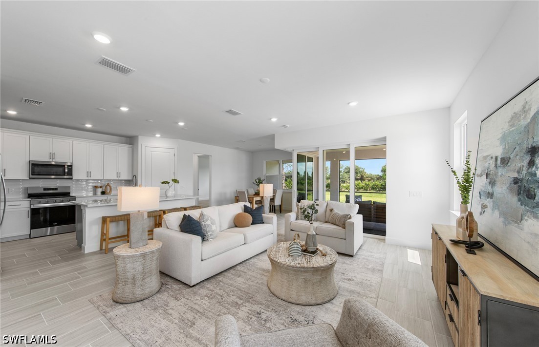 3 Bed SingleFamilyResidence for Sale in Alva, photo 10