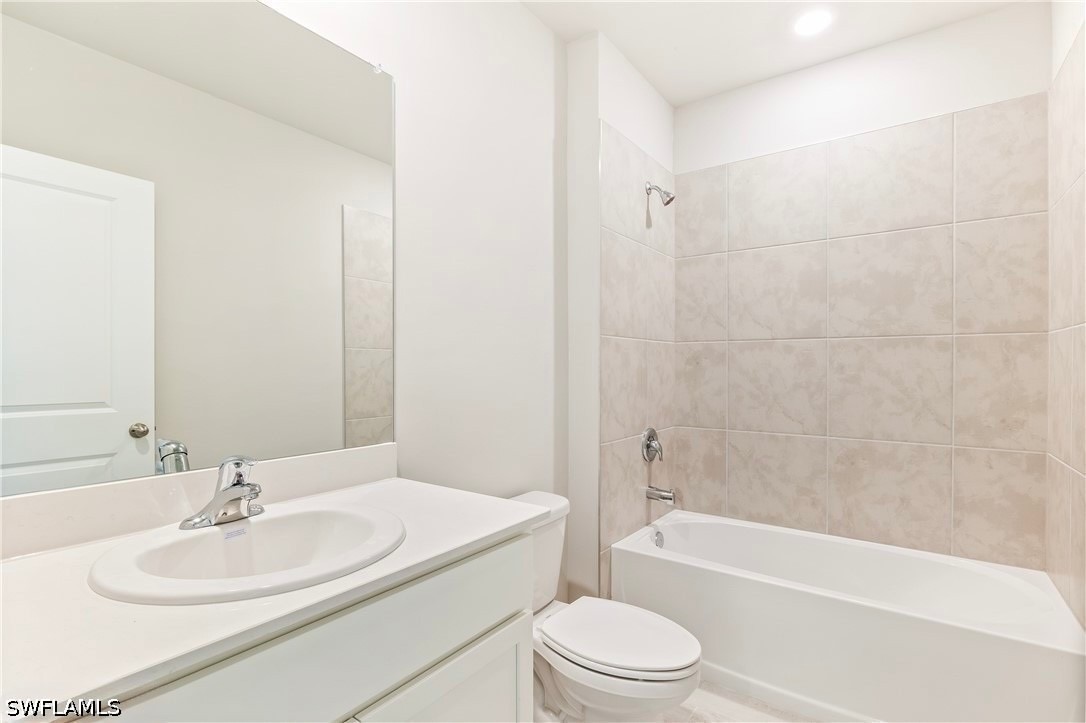 4 Bed SingleFamilyResidence for Sale in Lehigh Acres, photo 10
