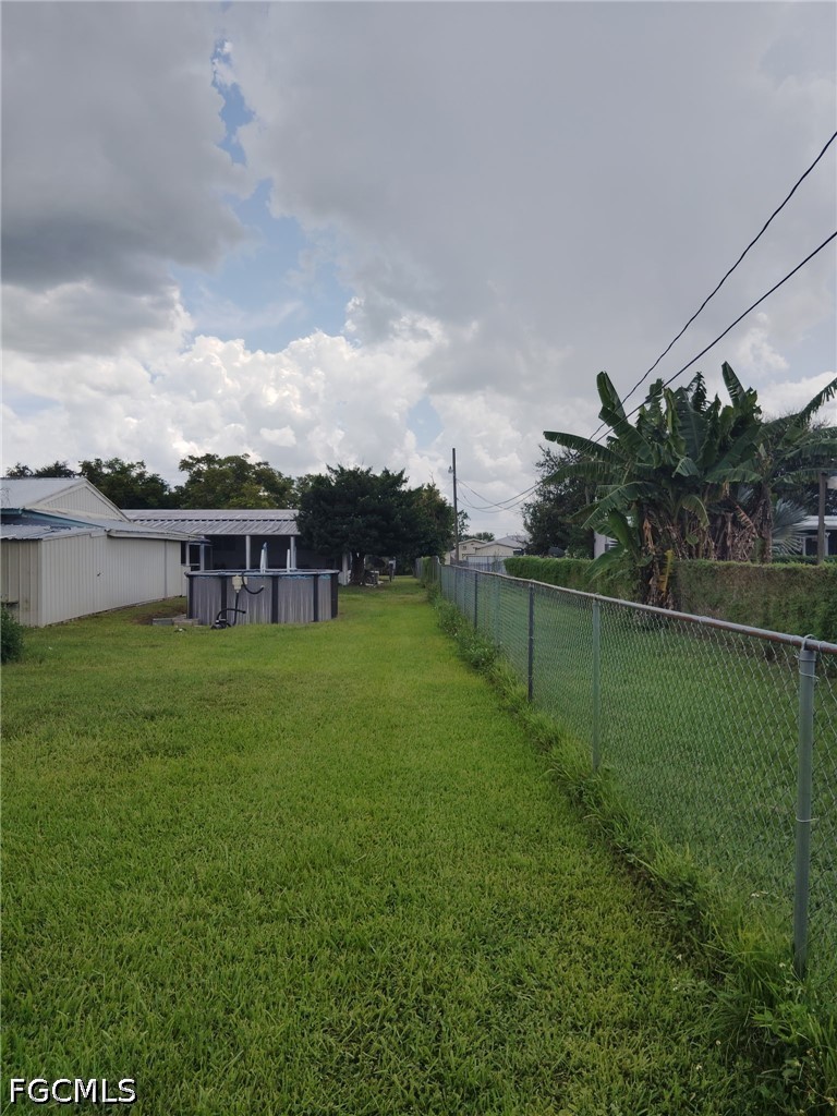2 Bed Pool Home for Sale in Moore Haven, photo 10