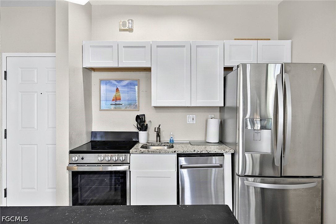 1 Bed Waterfront Home for Sale in Bonita Springs, photo 10