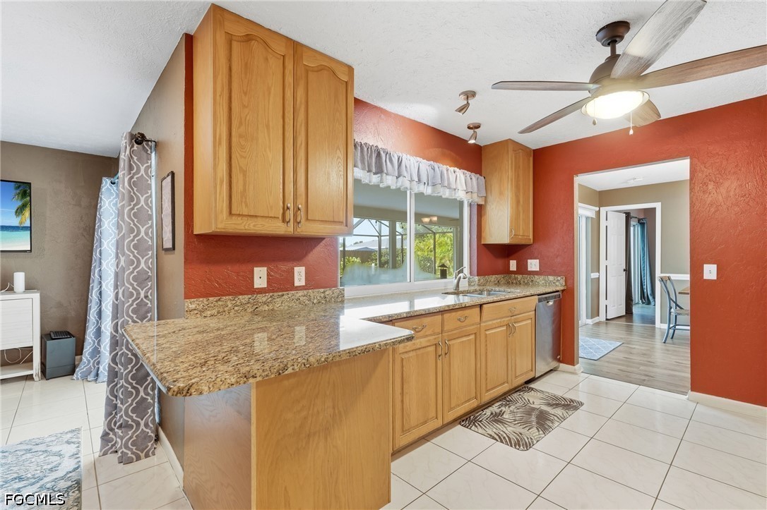 3 Bed Pool Home for Sale in Cape Coral, photo 10