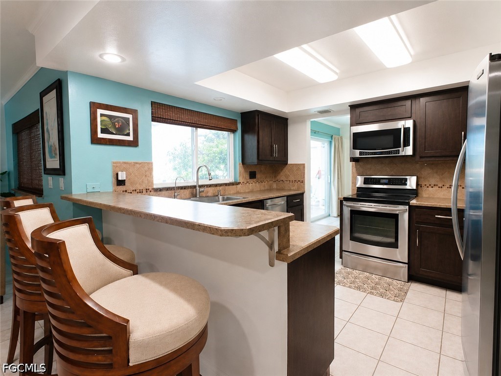 3 Bed Pool Home for Sale in Cape Coral, photo 10