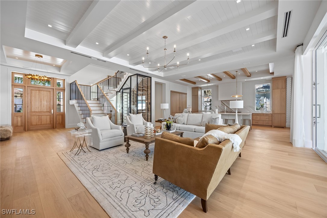 6 bed home in Naples