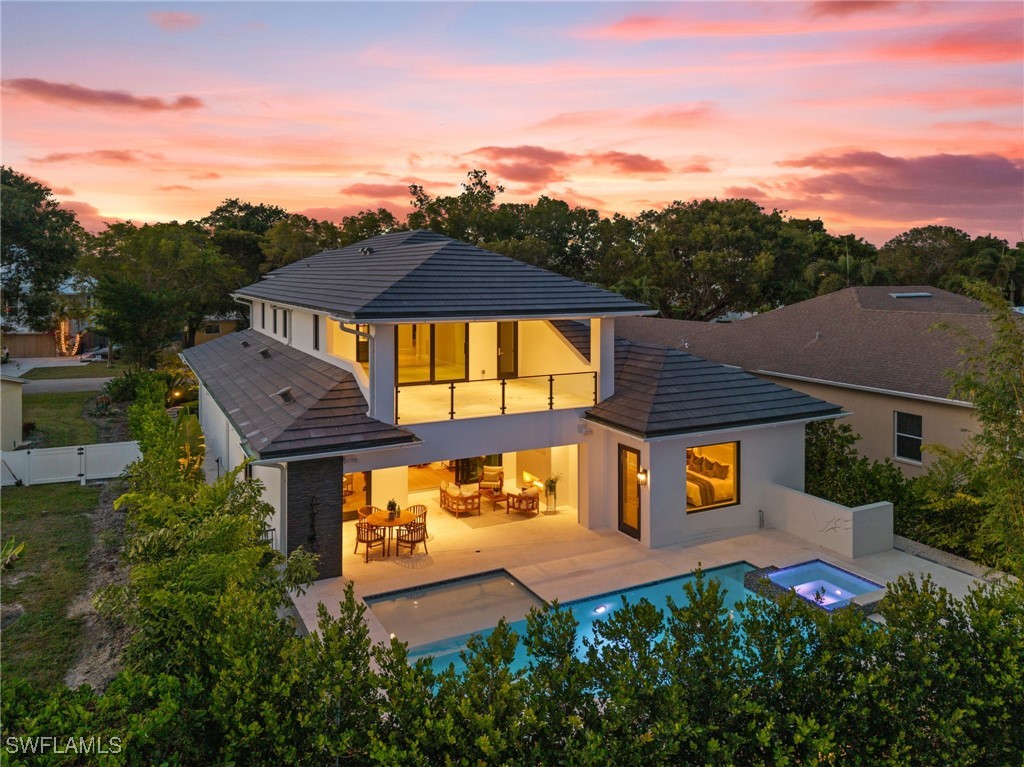 5 bed home in Naples
