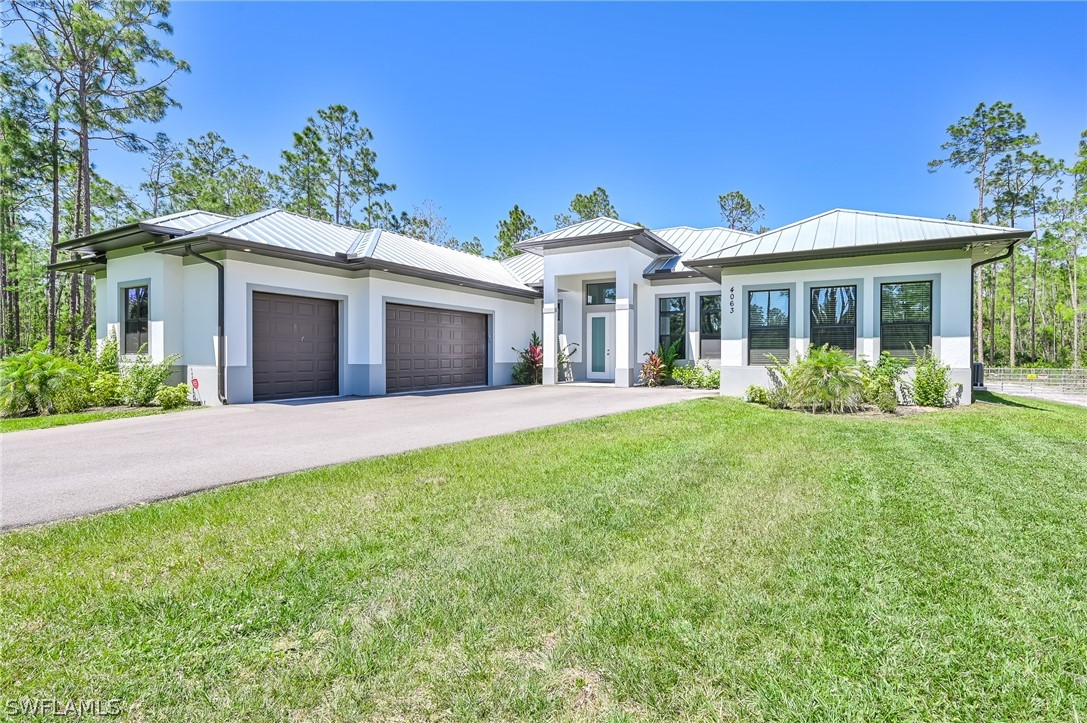 4 bed home in Naples