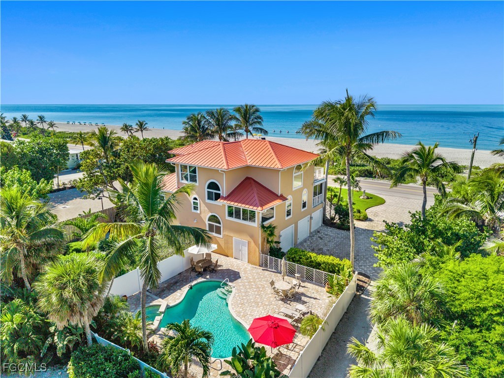 4 bed home in Captiva