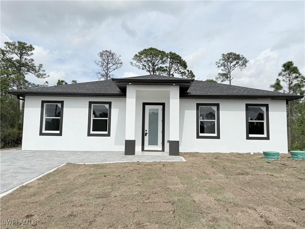 3 bed home in Lehigh Acres