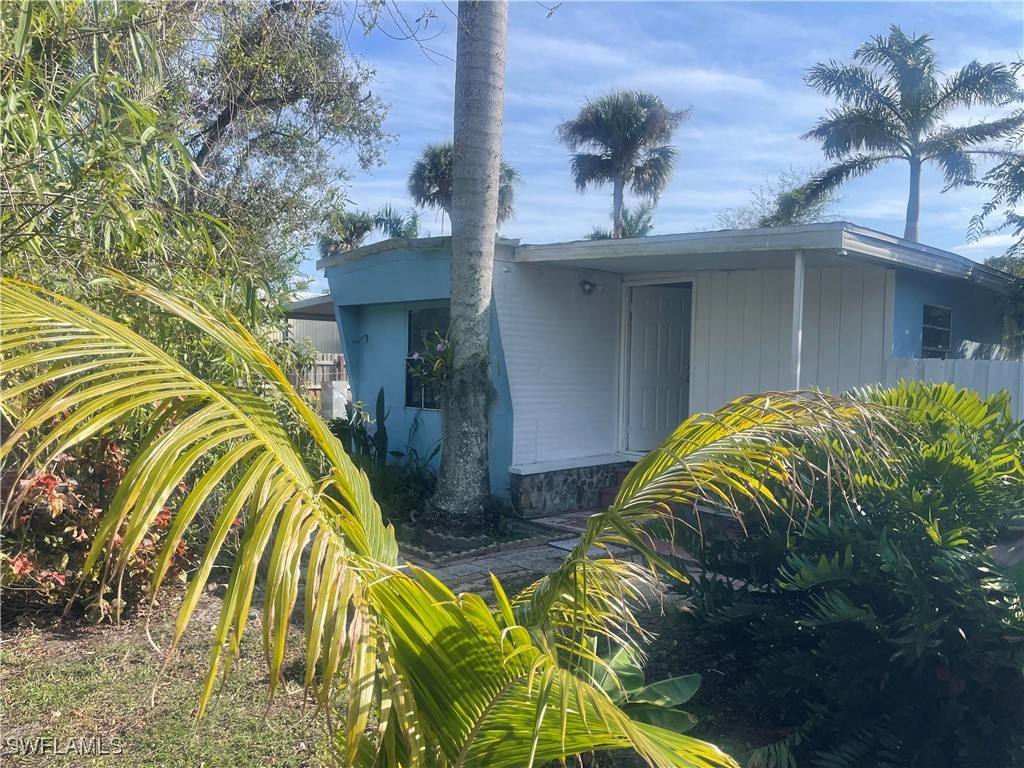 6 bed home in North Fort Myers