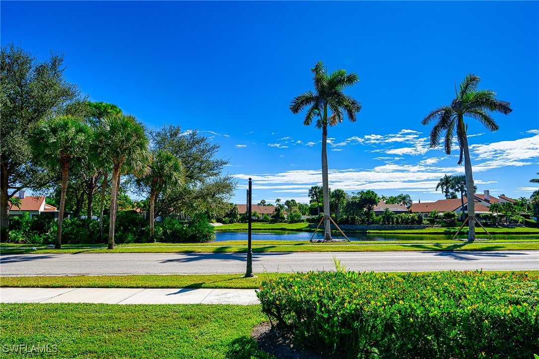 2 bed home in Naples