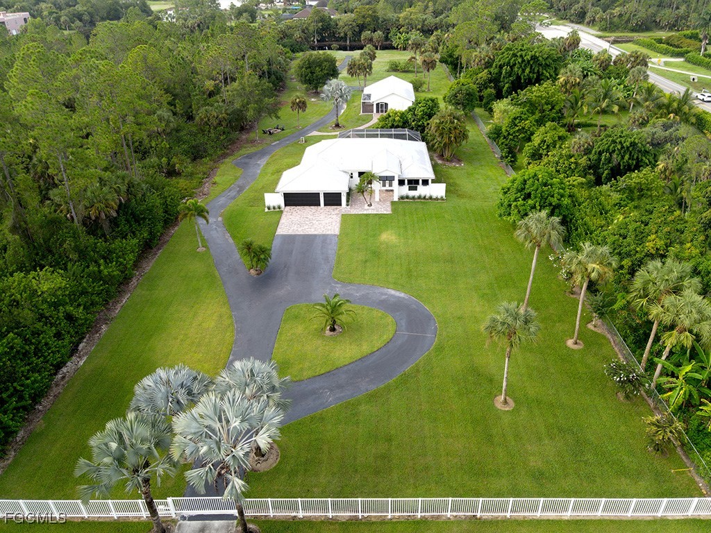 5 bed home in Naples