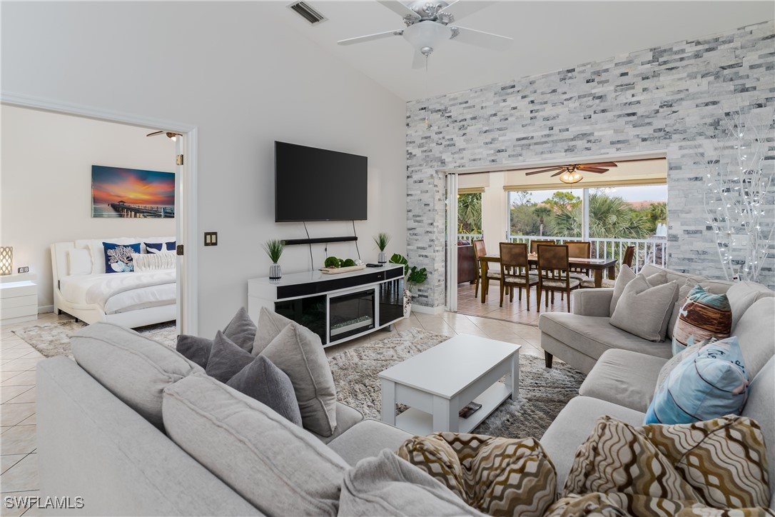 2 bed home in Naples