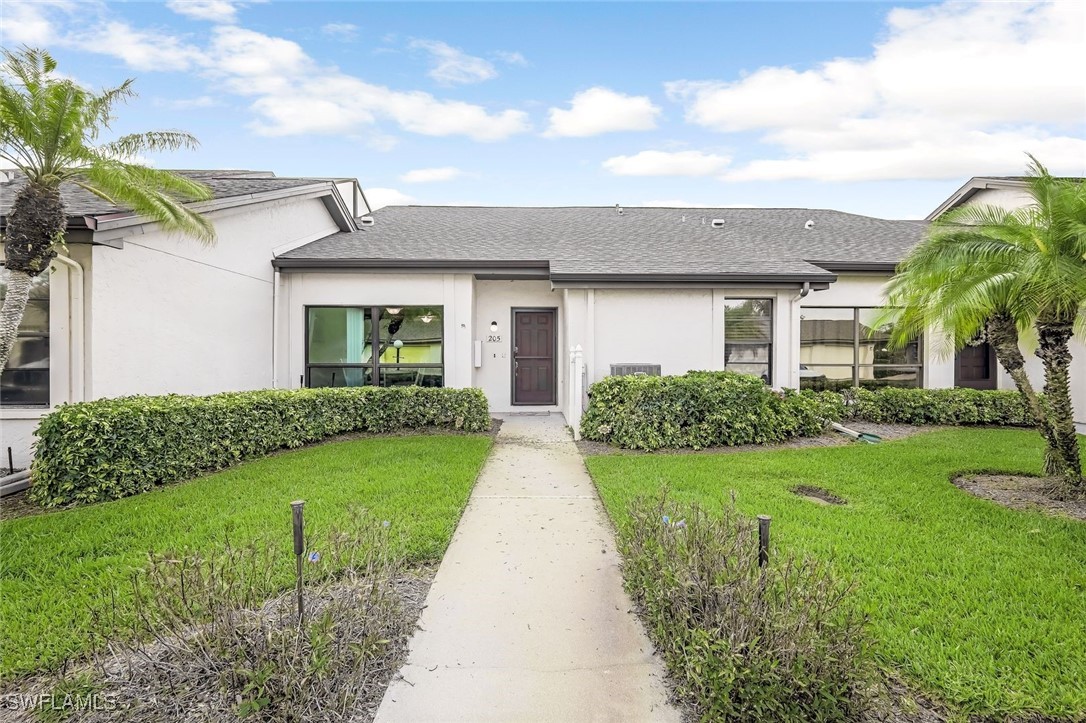 2 bed home in Naples