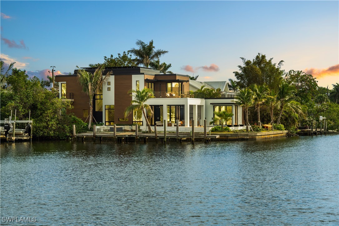 5 bed home in Naples
