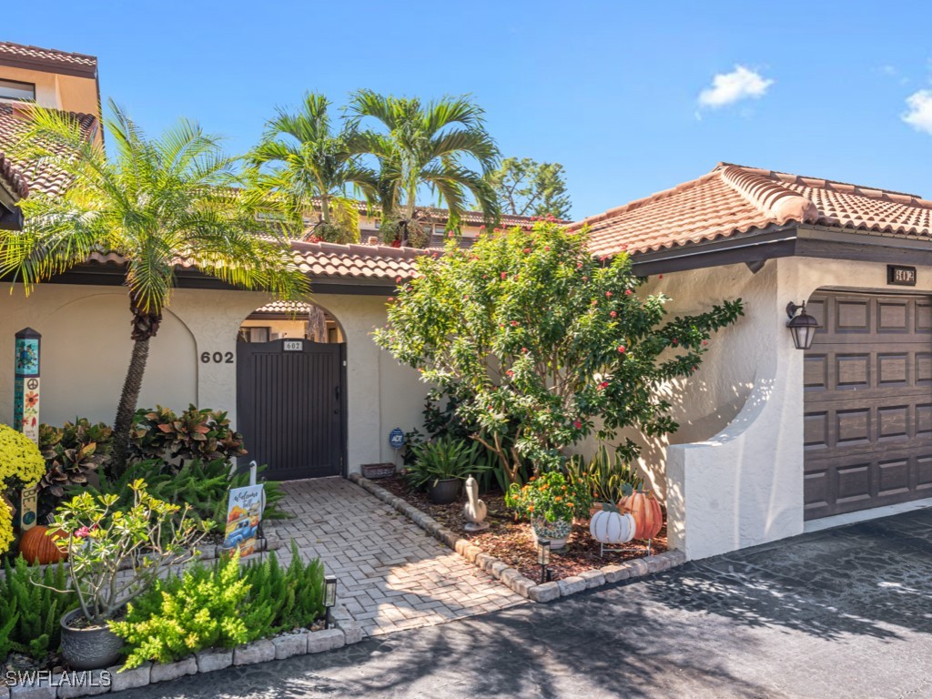 2 bed home in Naples