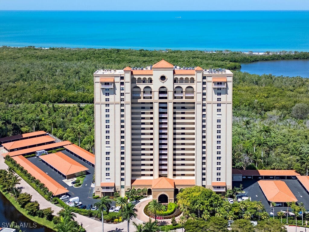 2 bed home in Naples